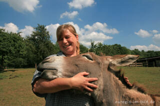 Esel mit Besitzerin, Clermont, B