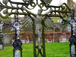 Grabkreuz bei der Kirche St. Remigius in Slenaken NL