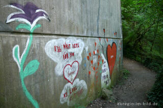 Grafitti außen an der Kakushöhle