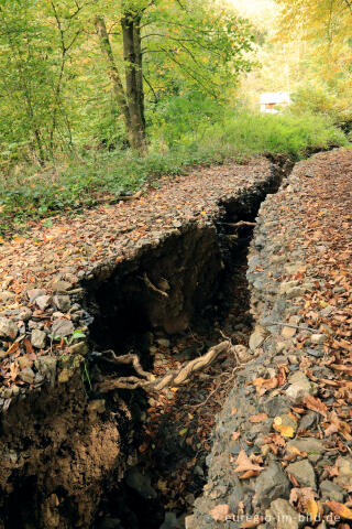 Hochwasserschaden von 2021 auf einem Wanderweg