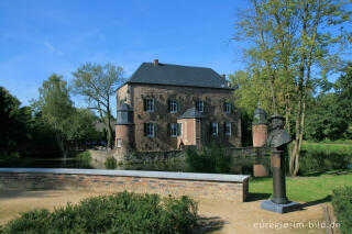 Kasteel Erenstein mit Büste von Gabriel de Grupello