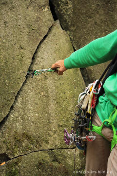 Kletterkurs für Anfänger mit Hendrik Kardinal im historischen Basalt-Steinbruch Kottenheimer Winfeld.