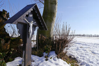 "Merjebur" mit Wegekreuz, nordwestlich von Eicherscheid