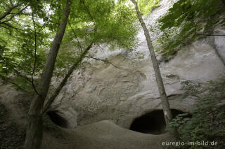 Trass, Brohltal, Vulkaneifel, Trasshöhlen, vulkanisch, Höhlen, Höhlen- und Schluchtensteig, Wanderwege, Brohl,