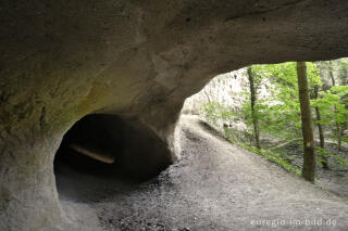 Trass, Brohltal, Vulkaneifel, Trasshöhlen, vulkanisch, Höhlen, Höhlen- und Schluchtensteig, Wanderwege, Brohl,