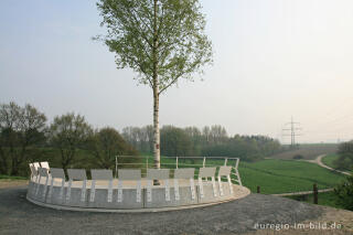 Weißer Weg mit Amstelbachterrasse